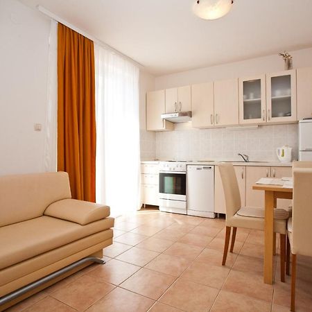 Apartments Glibo Near The Sea And Town Center! Krk Town Exteriör bild