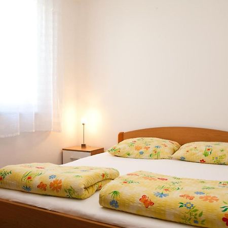 Apartments Glibo Near The Sea And Town Center! Krk Town Exteriör bild