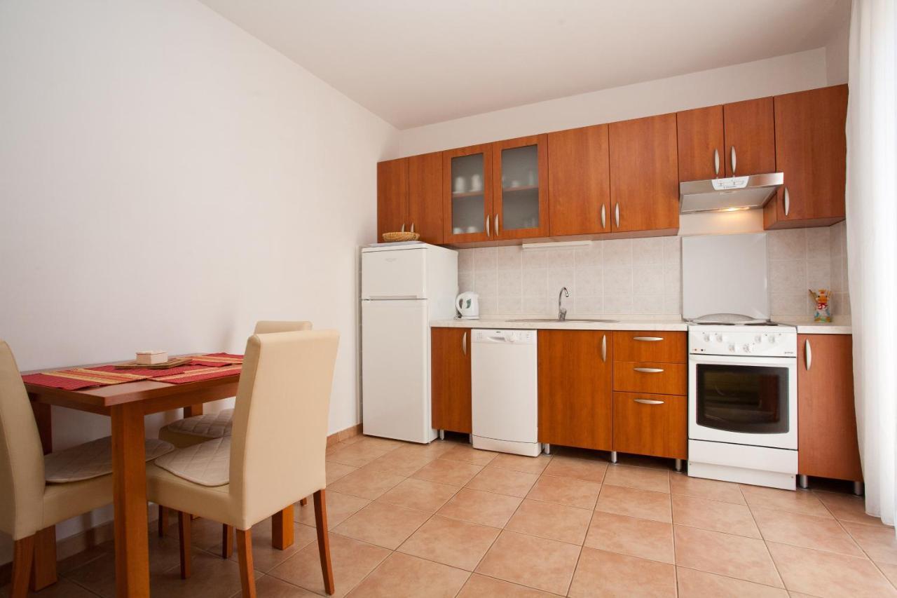 Apartments Glibo Near The Sea And Town Center! Krk Town Exteriör bild