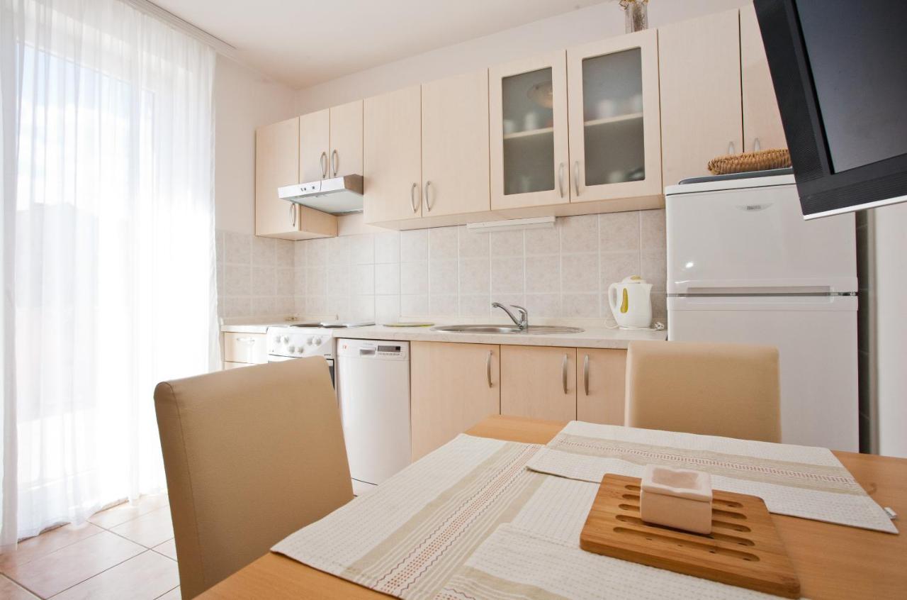Apartments Glibo Near The Sea And Town Center! Krk Town Exteriör bild