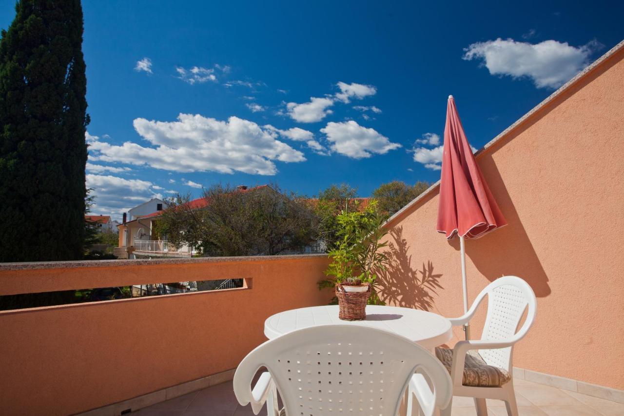 Apartments Glibo Near The Sea And Town Center! Krk Town Exteriör bild